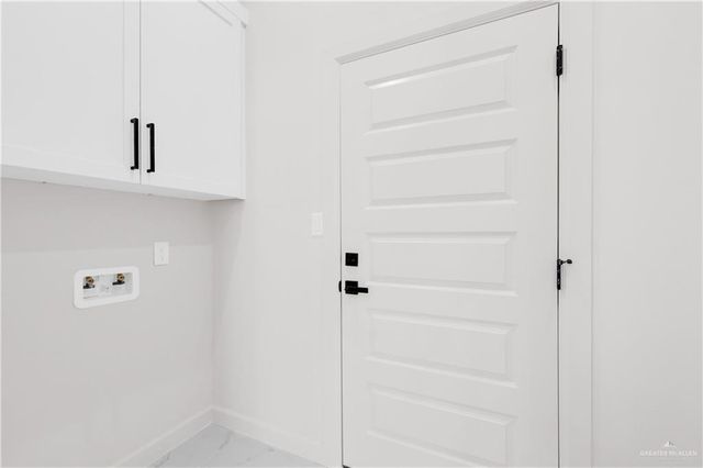 5709 N Gira Del Sol Street, Edinburg, TX 78542