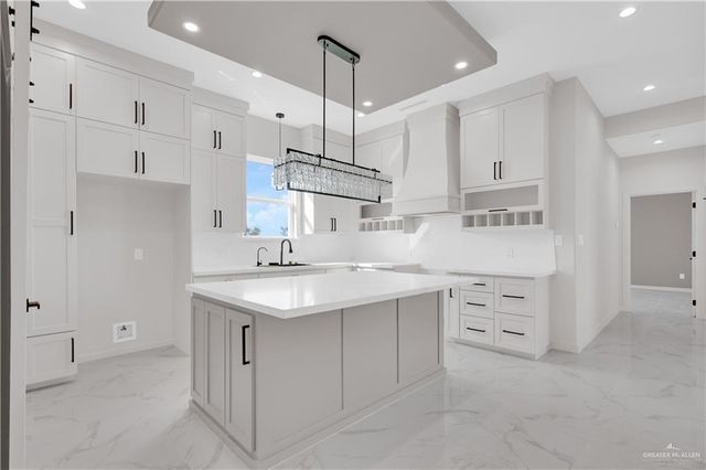 5709 N Gira Del Sol Street, Edinburg, TX 78542