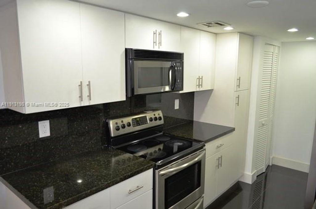 290 174th St M10, Sunny Isles Beach, FL 33160