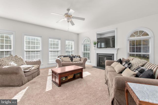 425 GENTLE BREEZE CIR, Fredericksburg, VA 22406