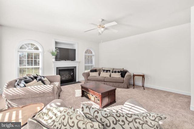 425 GENTLE BREEZE CIR, Fredericksburg, VA 22406