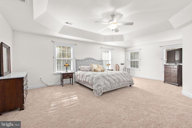 425 GENTLE BREEZE CIR, Fredericksburg, VA 22406