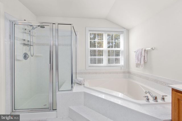 425 GENTLE BREEZE CIR, Fredericksburg, VA 22406