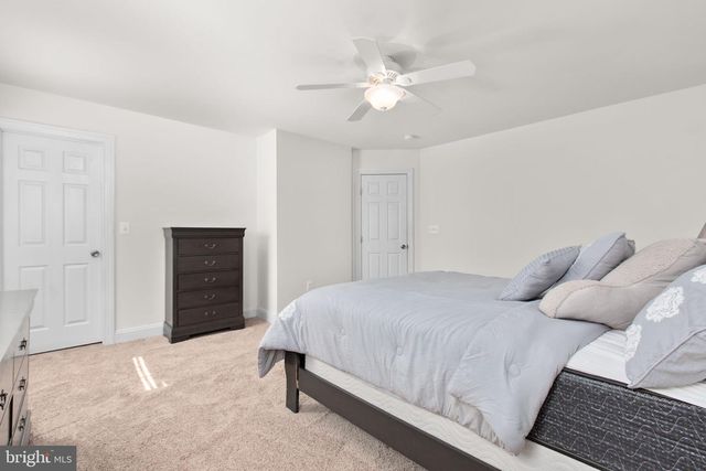 425 GENTLE BREEZE CIR, Fredericksburg, VA 22406