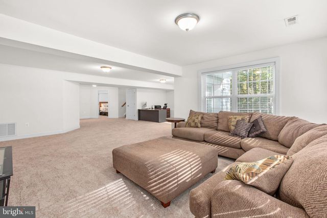 425 GENTLE BREEZE CIR, Fredericksburg, VA 22406