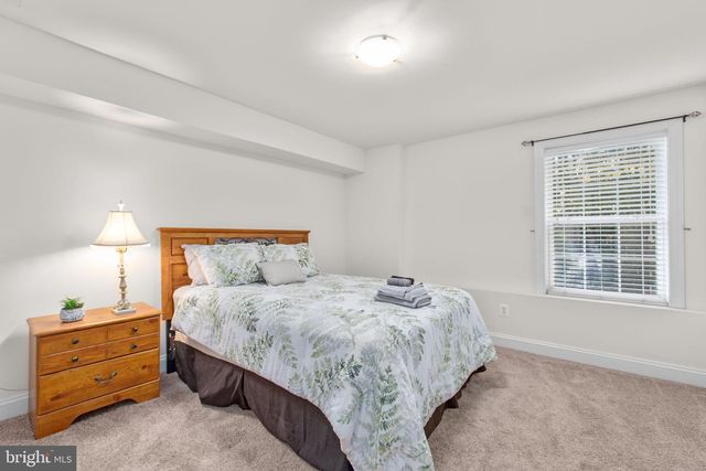 425 GENTLE BREEZE CIR, Fredericksburg, VA 22406