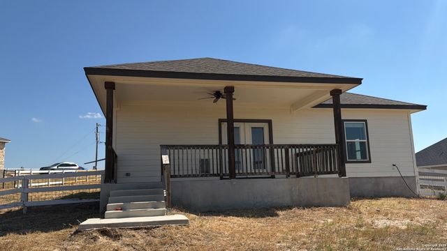 517 Lazy Oak, La Vernia, TX 78121