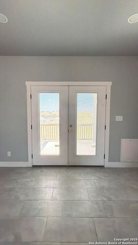 517 Lazy Oak, La Vernia, TX 78121