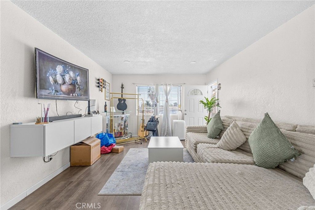 Image 14 of property listing at 2402 W 1st, San Bernardino, CA 92407