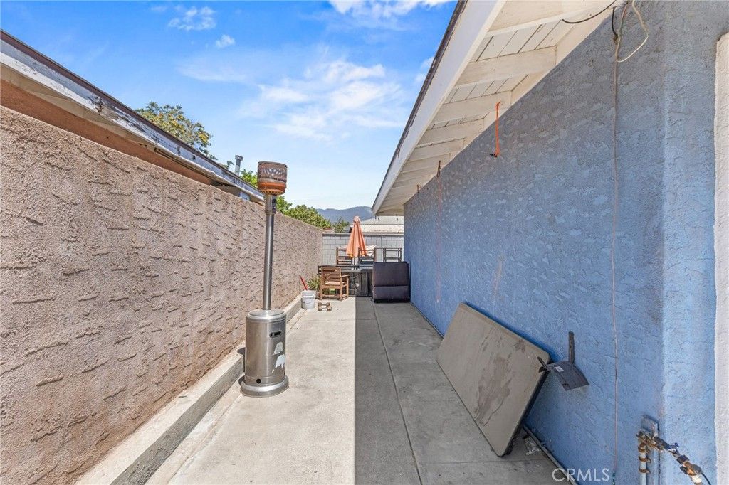 Image 15 of property listing at 2402 W 1st, San Bernardino, CA 92407