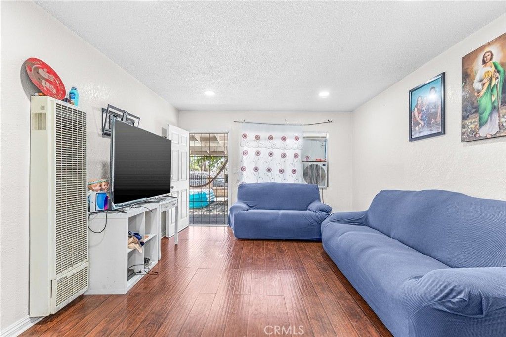 Image 21 of property listing at 2402 W 1st, San Bernardino, CA 92407
