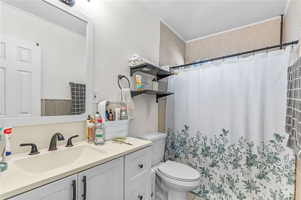 Image 28 of property listing at 2402 W 1st, San Bernardino, CA 92407