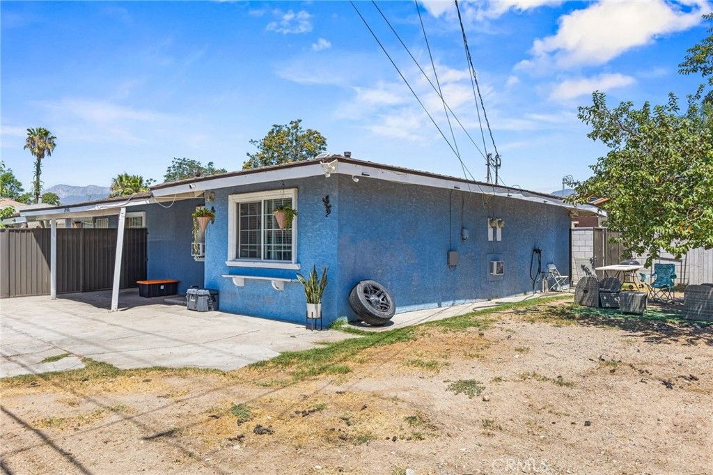 Image 36 of property listing at 2402 W 1st, San Bernardino, CA 92407