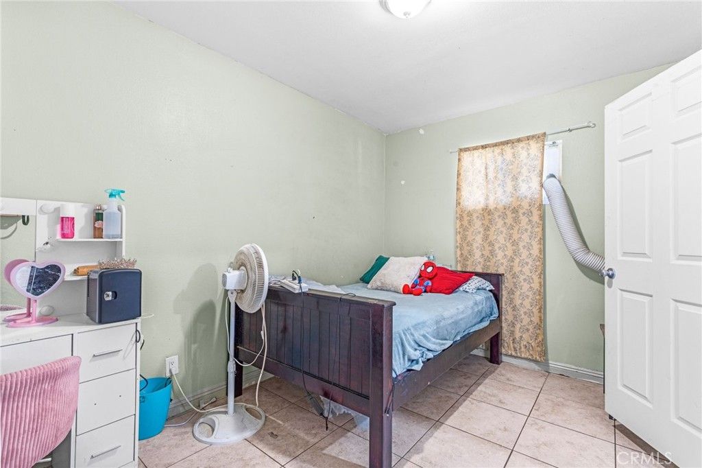 Image 39 of property listing at 2402 W 1st, San Bernardino, CA 92407