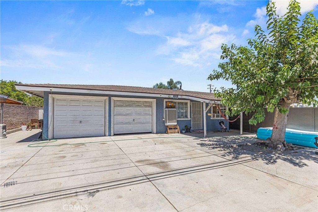 Image 6 of property listing at 2402 W 1st, San Bernardino, CA 92407