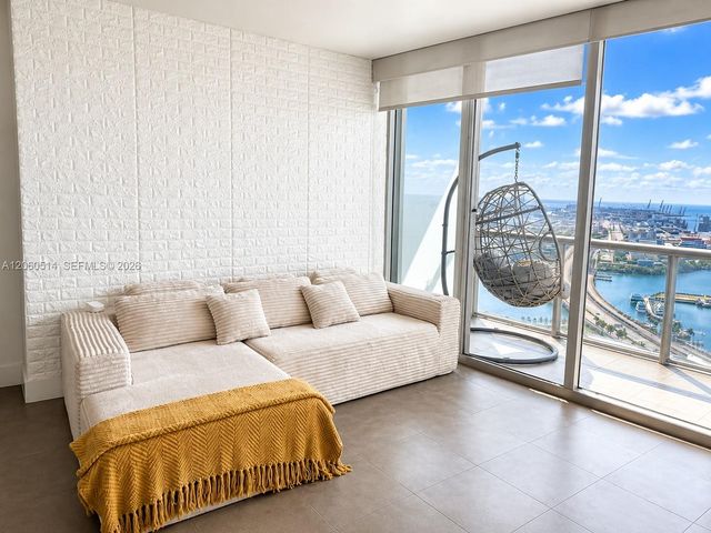 888 Biscayne Blvd 4106, Miami, FL 33132