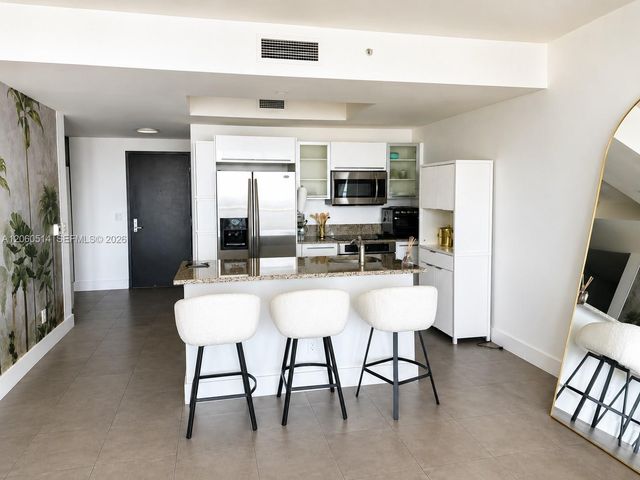 888 Biscayne Blvd 4106, Miami, FL 33132