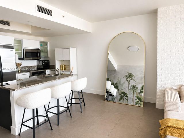 888 Biscayne Blvd 4106, Miami, FL 33132