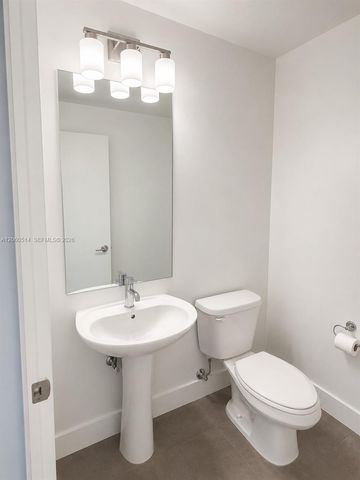 888 Biscayne Blvd 4106, Miami, FL 33132
