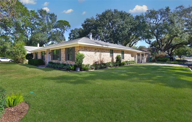 4402 Fallbrook Drive, Houston, TX 77018