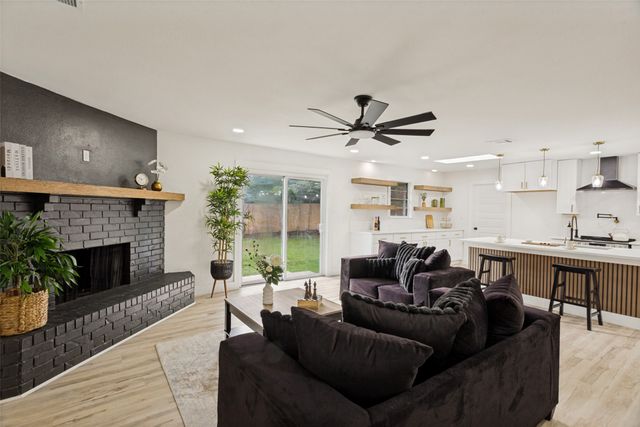 3816 Springbranch Drive, Benbrook, TX 76116