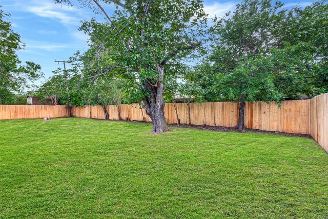 3816 Springbranch Drive, Benbrook, TX 76116