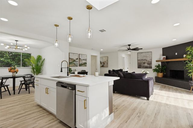 3816 Springbranch Drive, Benbrook, TX 76116