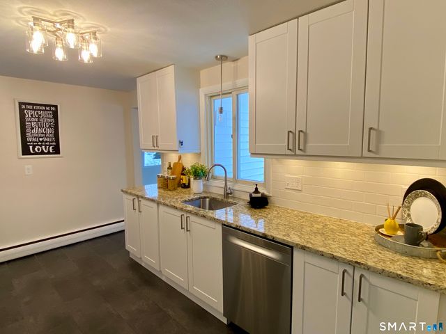 52 Lawton Road, Manchester, CT 06042