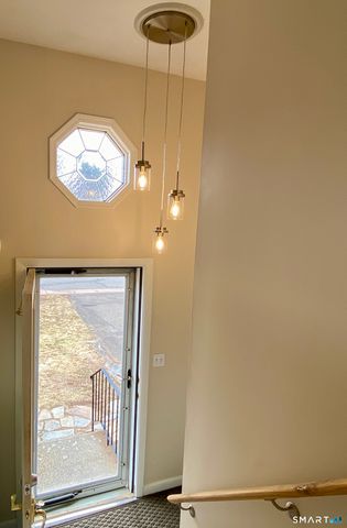 52 Lawton Road, Manchester, CT 06042