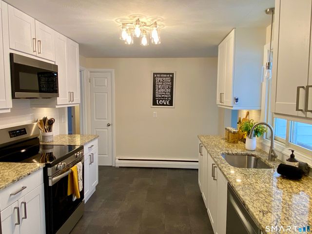 52 Lawton Road, Manchester, CT 06042