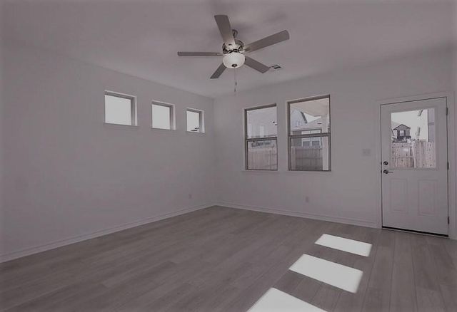 562 Papaya DR, Buda, TX 78610