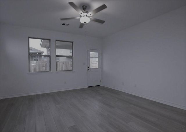 562 Papaya DR, Buda, TX 78610