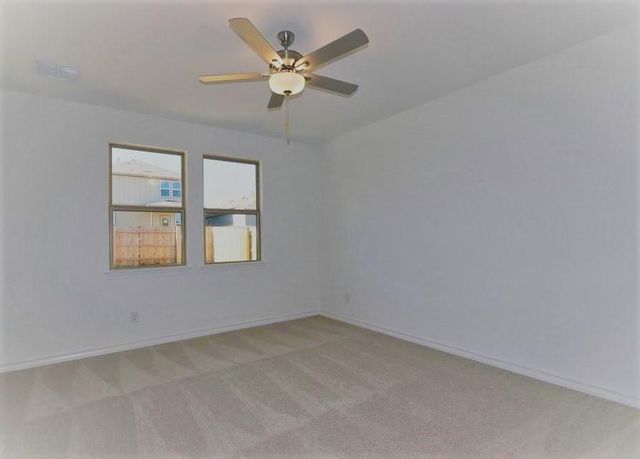 562 Papaya DR, Buda, TX 78610