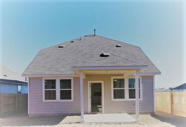 562 Papaya DR, Buda, TX 78610