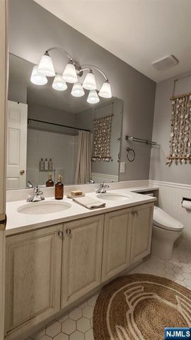 175 Warbler Drive, Wayne, NJ 07470