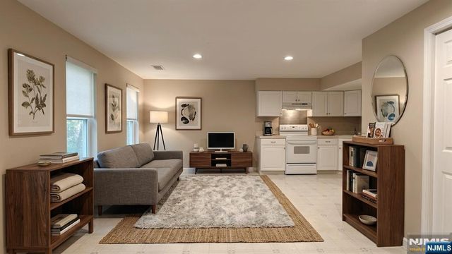 175 Warbler Drive, Wayne, NJ 07470