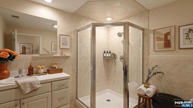 175 Warbler Drive, Wayne, NJ 07470