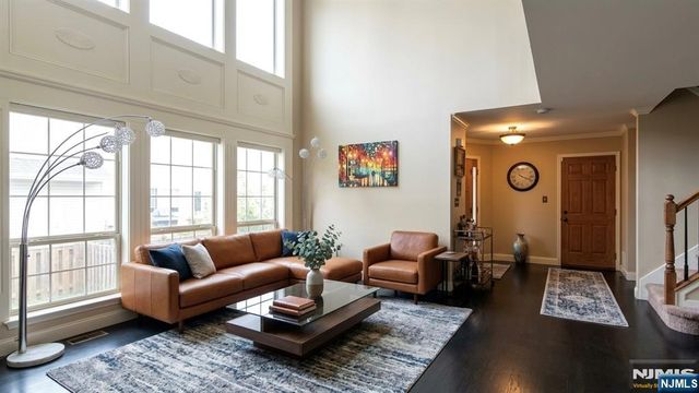 175 Warbler Drive, Wayne, NJ 07470