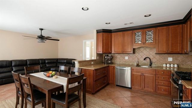 175 Warbler Drive, Wayne, NJ 07470