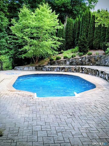 96 Hobby Drive, Ridgefield, CT 06877