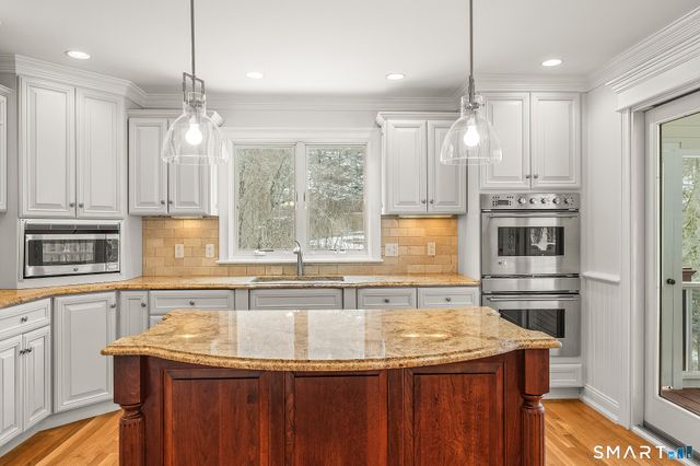 96 Hobby Drive, Ridgefield, CT 06877