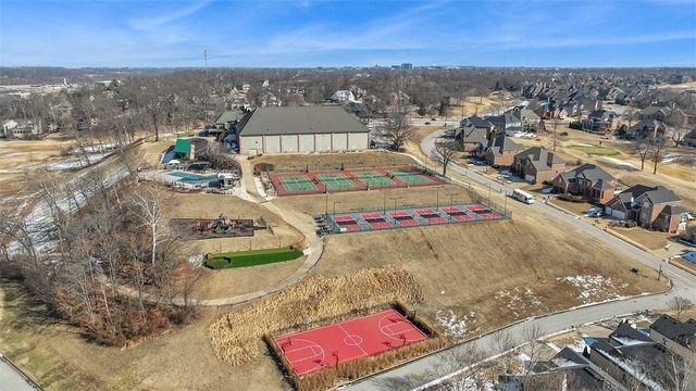 5222 S Brookmere Street, Rogers, AR 72758