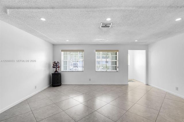 6534 NW 2nd St, Margate, FL 33063