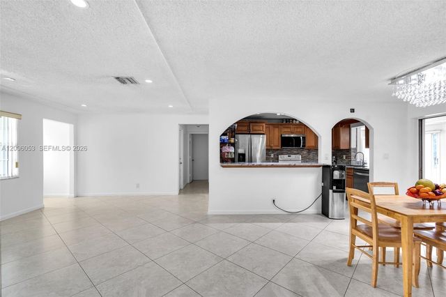 6534 NW 2nd St, Margate, FL 33063