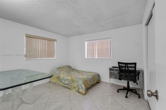 6534 NW 2nd St, Margate, FL 33063