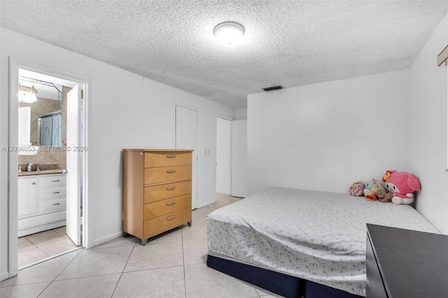 6534 NW 2nd St, Margate, FL 33063