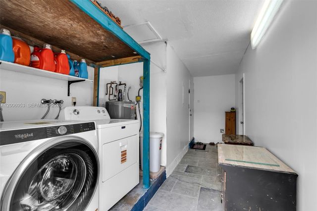 6534 NW 2nd St, Margate, FL 33063