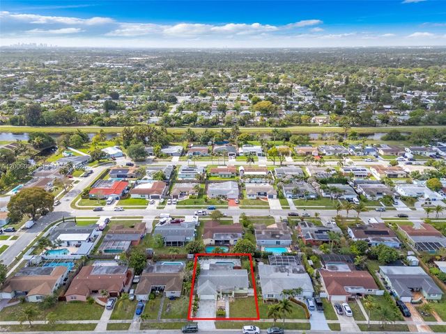 6534 NW 2nd St, Margate, FL 33063