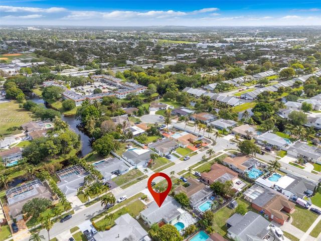 6534 NW 2nd St, Margate, FL 33063