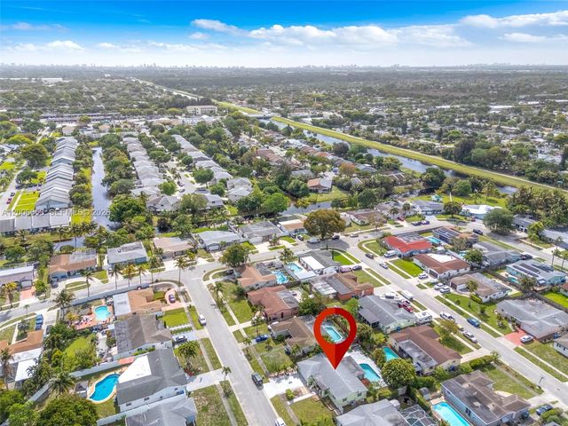 6534 NW 2nd St, Margate, FL 33063